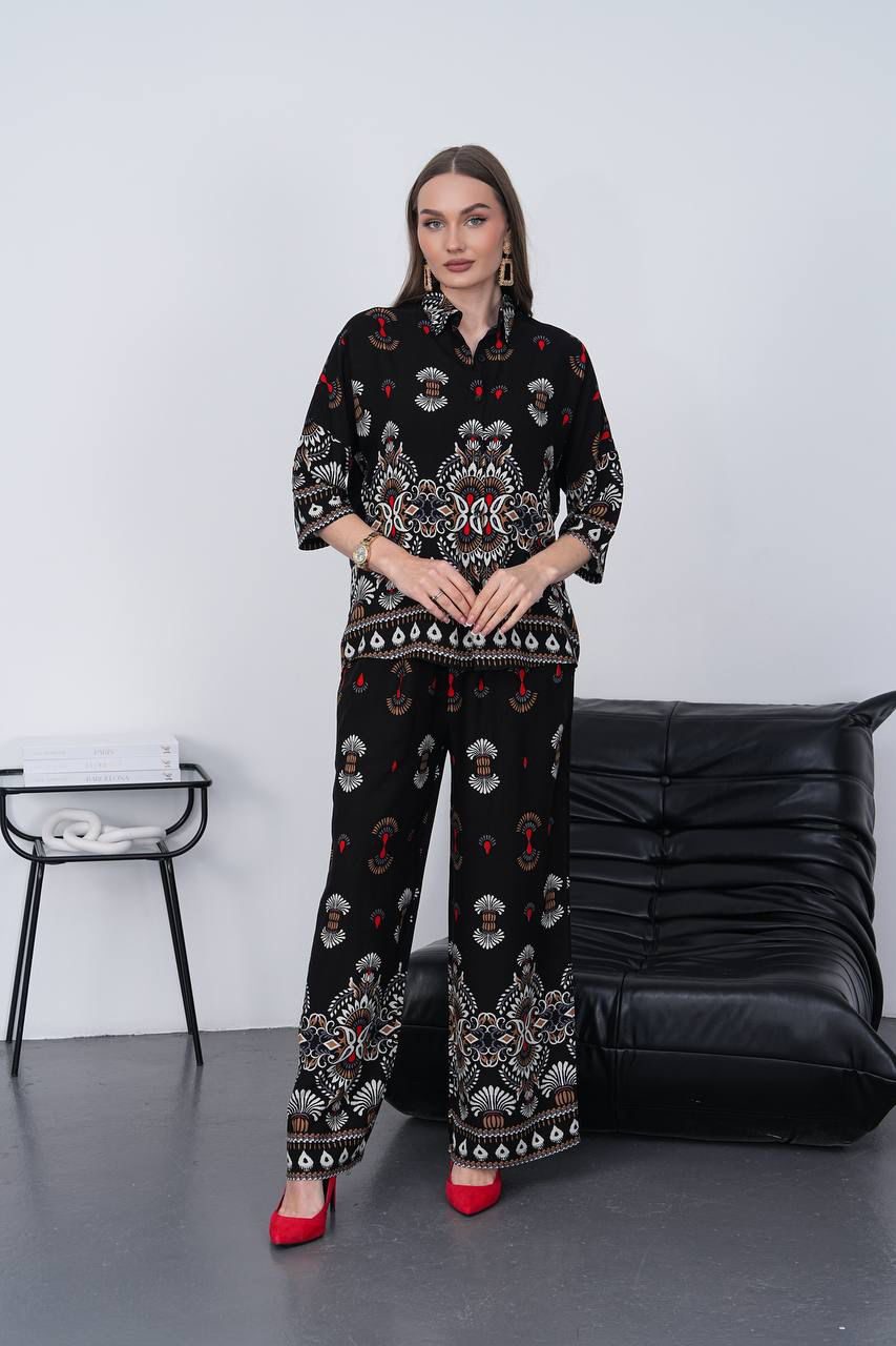 Artistic Motif Relaxed Fit Set