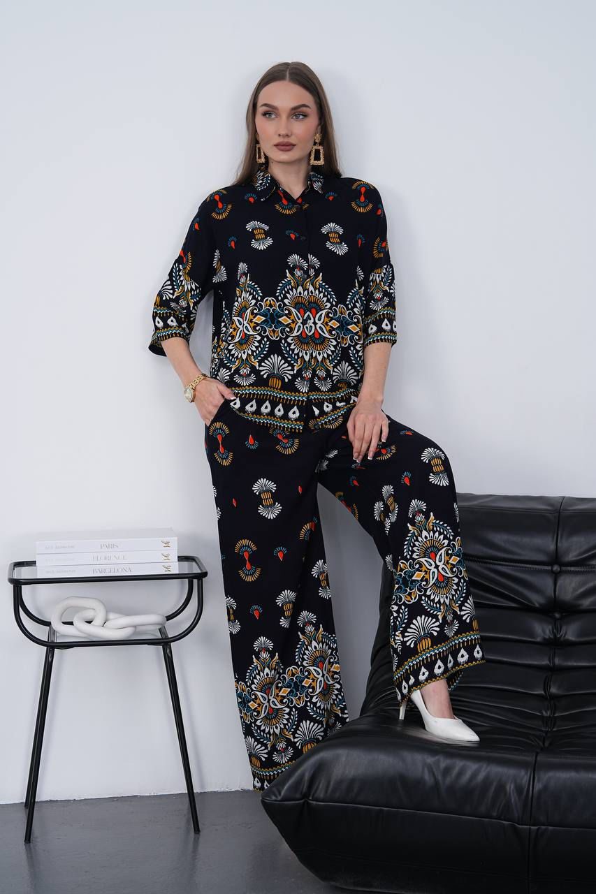 Artistic Motif Relaxed Fit Set